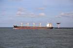 Rotterdam Maasvlakte am 5.10.2023: Das Frachtschiff PERSENIK von Navibulgar verläßt hier um 15.14 Uhr in der Waal Mündung Rotterdam in Richtung Nordsee. 
Diese Fotostelle liegt genau in Höhe der ersten Hafenbecken des Seehafen Europort Rotterdam. Hier werden auch die großen Schiffe wie z. B. Tanker von den Schleppern empfangen und in die einzelnen Anlegestellen im Europort Rotterdam gebracht.