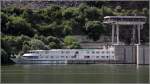 Die 2002 gebaute VASCO DA GAMA (ENI 01823125) verlässt am 06.05.2015 die Douro-Schleuse Valeira. Sie ist 75 m lang, 11,4 m breit und bietet 142 Personen Platz. Gemeldet ist sie in Straßburg (Frankreich).