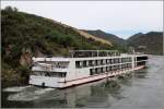 Die 2014 gebaute VIKING HEMMING (Nat. Reg.-Nr.: P-244-AL) auf dem Douro. Sie ist 80 m lang, 11,4 m breit und bietet 106 Passagieren Platz. Gemeldet ist sie in Douro (Portugal). 06.05.2015