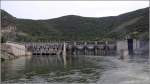 Das Unterwasser der Schleuse Valeira am Douro. Die Schleuse wurde 1971 bis 1977 gebaut und hat eine Fall-/Hubhöhe von 33 m. Die Schleusenkammer hat eine nutzbare Länge von 83 m und eine Breite von 11,4 m. 06.05.2015