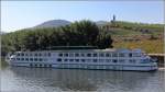 Die 2003 gebaute INFANTE DOM HENRIQUE (ENI 01823121) ist am 07.05.2015 auf dem Douro unterwegs. Sit ist 75 m lang, 11,40 m breit und bietet 140 Passagieren Platz. Heimathafen ist Strasbourg (Frankreich).