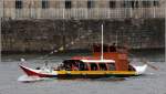 Das Fahrgastschiff PORTUENSE (P-230-AL) ist am 02.05.2015 auf dem Douro in Porto unterwegs. Die PORTUENSE ist 19,1 m lang und fr 47 Passagiere zugelassen.