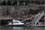 Die ESR-101, eine RIB der portugiesischen Policia Maritima, liegt am 08.05.2015 in Porto am Ufer des Douro.