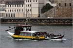 Die RE DOURO (P-126-AL) am 02.05.2015 auf dem Douro in Porto.