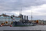 Verschiedene Ansichten des Panzerdeckkreuzers  Aurora , ein Kriegsschiff der ehemaligen Kaiserlich Russischen Marine und seit 1956 als Museumsschiff in Sankt Petersburg (RUS) stationiert. Hier konnte es noch einmal in seiner Gesamtheit festgehalten werden. Am Abend des 25. Oktobers 1917 gab die Aurora mit einem Platzpatronenschuss aus der Bugkanone das Signal für den Sturm auf das Winterpalais – dieser Schuss gilt als Beginn der russischen Oktoberrevolution. [8.10.2019 | 14:55 Uhr]
