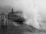 Viel Dampf bei der Abfahrt; das Dampfschiff Simplon auf der Weiterfahrt von Clarens nach Montreux.