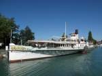 Schaufelraddampfer BLÜMLISALP (Foto aufgenommen in Thun am 28.07.2013). 

Die ehrwürdige Lady ist ein nostalgischer Zwei-Deck-Salondampfer aus der Belle Epoque, erbaut von der Firma Escher, Wyss & Cie. in Zürich. 1871 wurde das Dampfschiff BLÜMLISALP ausser Betrieb gesetzt und hätte als letzter Raddampfer auf dem Thunersee verschrottet werden sollen. Die Stiftung  Vaporama  rettete das Schiff vor der Verschrottung und restaurierte es.

Seit 1992 wurde der Schaufelraddampfer BLÜMLISALP durch die Stiftung wieder betrieben und jüngst, seit 2012, gelangte die  Blüemlere  zurück zur BLS AG, die den Schiffbetrieb weiterführt.