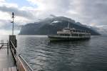 Am 30.12.2007 war die  Europa  wie gewohnt auf Kurs 11 unterwegs, als vor Brunnen die ersten Sonnenstrahlen des Tages die Wolken ber dem Urnersee durchbrachen.