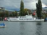 RIGI am 5.10.2013 an der Anlegestelle Luzern  /   Binnenfahrgastschiff / Lüa 47,5 m, B 8,45 m, Tg 1,3 m /  1995 neue Maschinen, 2 Diesel, MAN, ges.