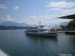 Motorschiff Weggis der SGV wartet am 30.7.08 im Bahnhofquai von Luzern um danach nach Kssnacht am Rigi zu fahren.