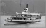 Das Dampfschiff Uri pflgt durch den Urnersee wie eh und je.