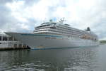Kreuzfahrtschiff 'Crystal Symphony', IMO: 9066667, Reederei: Crystal Cruises, Flagge: Bahamas, BJ 1995. An der Pier in New York-Manhattan, 26.09.2018.