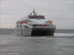 Ein Katamaran der AG Ems, MS Polarstern, legt am 27.08.2006 für die Überfahrt nach Emden auf Borkum ab. 