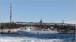 Die 1970 gebaute FAIR LADY (IMO 7016474) am 31.08.2016 auf Reede vor Helgoland. Die FAIR LADY ist 68,49 m lang, 10 m breit und bietet 799 Passagieren Platz. Heimathafen ist Cuxhaven.