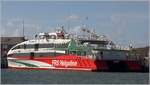 Die 2018 gebaute HALUNDER JET (IMO 9825295) liegt im Südhafen von Helgoland. Sie ist 56,4 m lang und 14 m breit, die GT/BRZ beträgt 1.231 und die DWT 96 t. Ihre vier Maschinen leisten 8.960 kw und ermöglichen eine Spitzengeschwindigkeit von 36 kn. 680 Passagieren finden auf ihr Platz. Heimathafen ist Limassol (Zypern). 12.09.2019