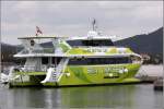 Die COSTA DE LLEVANT liegt am 24.02.2013 im Hafen von Cala Bona und wartet auf den Saisonstart. Dieser Glasbodenkatamaran ist 23 m lang, 8 m breit und bietet bis zu 250 Passagieren Platz.


