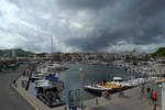 19.09.2017 Dunkle Wolken über dem Hafen von Cala Rajada (neue Schreibweise)/ Mallorca