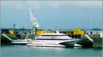 Die 1990 gebaute CONDOR 9 (IMO 8906717) liegt im Sommer 1993 im Hafen von St. Peter Port (Guernsey). Sie ist 49 m lang und 35 kn schnell. Bis 2002 gehrte sie zur Flotte der Condor Ferries Ltd. in St. Peter Port. Dann wurde sie in die USA verkauft und fhrt dort unter dem jetzigen Namen JESSICA W auf der Strecke New London - Block Island in Connecticut. Scan vom Dia.