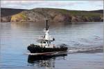 Die 2006 gebaute KNAB (IMO 9399416) wird vom Lerwick Harbour Trust als Lotsenboot und Schlepper eingesetzt. Sie ist 20,3 m lang, 7,4 m breit, verfgt ber eine Maschinenleistung von 2 x 537 kw und einen Pfahlzug von 22 t. Hier ist sie am 22.09.2012 vor Mainland unterwegs.