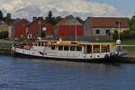 MIRO Hotelboot von Dutch Paradise, für Boot & Bikes Tours, liegt im Albertkanal bei Kanne am Kai. 11.09.2024 MIRO Hotelboot von Dutch Paradise, für Boot & Bikes Tours, liegt im Albertkanal bei Kanne am Kai. 11.09.2024