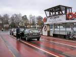 Die Kommandobrcke der Fhre  Hol ber III . Bei leichtem Nieselregen herrschte heute nur wenig Betrieb. Im Berufsverkehr oder bei schnem Ausflugswetter ist die Fhrverbindung an der Oberhavel sehr beliebt. Foto: 4.2.2007 