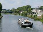 GMS MICHAEL B (04031030 , 67 x 8,20m) am 19.08.2020 im Berliner WESTHAFENKANAL kurz vor der Schleuse Charlottenburg auf Talfahrt. Wie so oft : Stau auf der Stadtautobahn gen Süden.