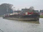 MS Skipper 1  ENI 8451046 - L 69.63m - B 8.84m - Tg 1.90m - T 630. / Gemeldet in Decin/CZ. Hier talfahrend im DEK/Senden am 2.12.09.