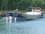 MS Vertrouwen  ENI 02302850 - L 57m - B 7.02m - Tg 2.35m - T 558. / Gemeldet in Rotterdam/NL. Zu Berg im DEK bei Drenthe am 6.08.09.