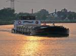 MS Bo Djovanny ENI 03250285 - L 70m - B 7.29m - Tg 2.62m - T 858./ Gemeldet in Rotterdam/NL. Hier im Abendrot zu Berg im DEK/Riesenbeck am 7.06.10.