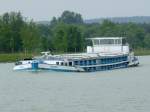 MS Tarazed  ENI 02315185 - L 77m - B 8.24m - Tg 2.47m - T 1000 - PS 640 Cummins./ Gemeldet in Spijkenisse/NL. Zu Tal im DEK bei Drenthe am 29.04.2009.