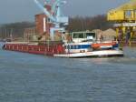 MS Nawa 9  ENI 08348096 - L 80m - B 8.20m - Tg 2.28m - T 934 - PS 560 - Bj 1914 in Lohnde/D./ Gemeldet in Szczecin/PL. Zu Tal am DEK-Hafen Drenthe am 21.11.2010.