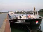 GMS Fiducie - 06003746 - Lnge: 77,00 m - Breite: 7,57 m - Tiefgang: 2,62 m -Tonnage: 1012 T - PS 620-Deutz - Bj 1965 bei Sneker Scheepsbouw Unie in Sneek - Gemeldet in Hendrik-Ido-Ambacht/NL. Stilliegend im Hafen Riesenbeck am 18.08.2009.