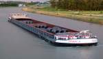 GMS Franca - 02321099 - Lnge: 105,00 m - Breite: 9,50 m - Tiefgang: 3,00 m - Tonnen: 2164 - PS 1225-Caterpillar - Bj 1972 bei Rasche Uffeln in Vlotho - Gemeldet in Rotterdam/NL. Zu Berg an der Birgter Kapellen Brcke  am 22.06.2011.
 