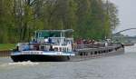 TMS LRG 27 - 04011350 - Lnge: 85,90m - Breite: 8,20m - Tiefgang.: 2,65m - Tonnage:1067 - PS 800-Deutz - Bj 1966 bei van Goor in Monnickendam - Gemeldet in Duisburg/D. Zu Berg in Bergeshvede am 17.04.2011.
 