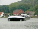 TMS  VEENDAM  (02327026 , 85,95 x 11,44m) am 03.10.2020 in Massen Dreieck. Das TMS  kam zu Tal aus dem  MITTELLANDKANAL  und bog nach Backbord in den  DORTMUND-EMS-KANAL  ein.