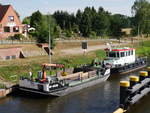 Arbeitsschiff 4028 STEINAU des WSA Lauenburg mit Schute DP 4036, Mölln auf dem Elbe-Lübeck-Kanal im Unterwasser der Schleuse Witzeeze; 05.07.2018 