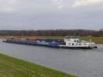 Nachschuss auf BCF (Börde Container Feeder) GLÜCKAUF, Haldensleben (02325368) L: 99,84  B: 9,5  To: 1795 auf dem Elbe-Seitenkanal von Scharnebeck kommend in Richtung Artlenburg, 16.01.2011  