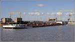 Die DETTMER TANK 48 (04025150) aus Berlin verlsst nach der Bergfahrt die Schleuse Uelzen II am Elbe-Seitenkanal. Sie ist 100 m lang, 9 m breit und hat eine Tonnage von 1.603 t. Gebaut wurde sie 1973 bei der J.J. Sietas Werft in Hamburg. 06.03.2011