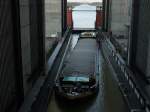 Noch ist im Schiffshebewerk der Trog mit der LUCKAU, Tangermünde, (04030540) ganz unten; Scharnebeck, 13.01.2012