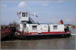 Schubschiff SCH 2420 (Euronummer 5502220) am 13.04.2008 nach der Ausfahrt aus der Schleuse Uelzen II des Elbe-Seitenkanals Richtung Sden. Lnge: 16,5 m, Breite: 8,2 m.