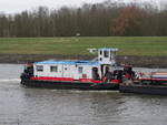 Schubboot SCH2413, Berlin ENI 05602720 mit drei Schubleichter (nicht im Bild): 05604910, 05800930, 05607670 auf dem Elbe-Seitenkanal Kurs Scharnebeck,; Artlenburg, 08.02.2020  