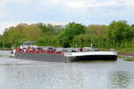 TMS  DETTMER TANK 136 (04009090 , 100 x 9,50m)  am 19.05.2021 im  ELBE-SEITENKANAL  Höhe Liegestelle Bad Bodenteich zu Berg.