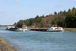 Schiffsbegegnung am 29.03.2022 im  ELBE-SEITENKANAL  Höhe Hafen Lüneburg.