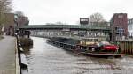 Die MS  Veronia  aus Brake/Utw. unterfhrt auf dem Kstenkanal die gehobene Ccilienbrcke in Oldenburg (28.03.2013)