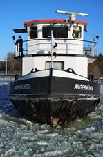 21.1.2017 Die Angermünde will die Anlegekante der Schleuse Dechsendorf bereinigen.