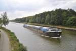 Die Jolien fhrt auf dem Mittelandkanal/Nordhafen.