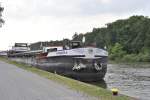 Die Angura ein Frachter am Mittelandkanal vor Anker am Mittelandlanal/Nordhafen am 14.06.2011.