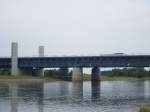 Die berhmte Brcke des Mittellandkanals ber die Elbe am Wasserstraenkreuz Magdeburg.  19.07.2007