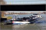 Die 1973 gebaute JOHNNY (ENI 02322134) fährt am 08.03.2015 auf dem Mittellandkanal Höhe Minden Richtung Westen. Sie ist 82 m lang, 9 m breit und hat eine Tonnage von 1.320 t. Gemeldet ist sie in Dordrecht (Niederlande). Früherer Name: RÜCKWARTH 10.