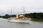 Yacht DANNEBROG (IMO:4537661) Flagge Dänmark am 08.08.2022 im NOK bei Schacht Audorf.